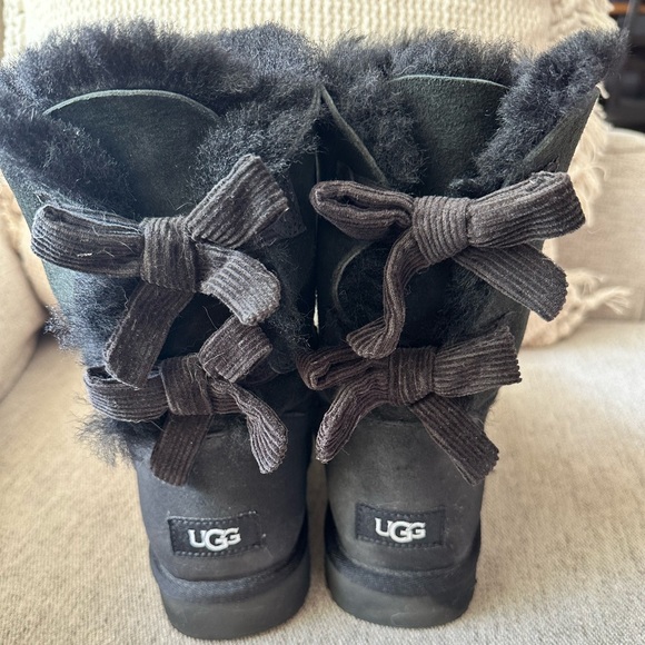 UGG Bailey Bow Boot - Picture 5 of 16